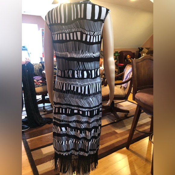 Mile Gabrielle Dress   Make an Offer! - Picture 6 of 6